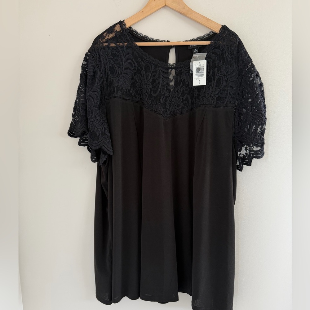 NWT Torrid Black Lace Yoke Swing Top Plus 5X Sheer Sleeve Romantic Minimalist